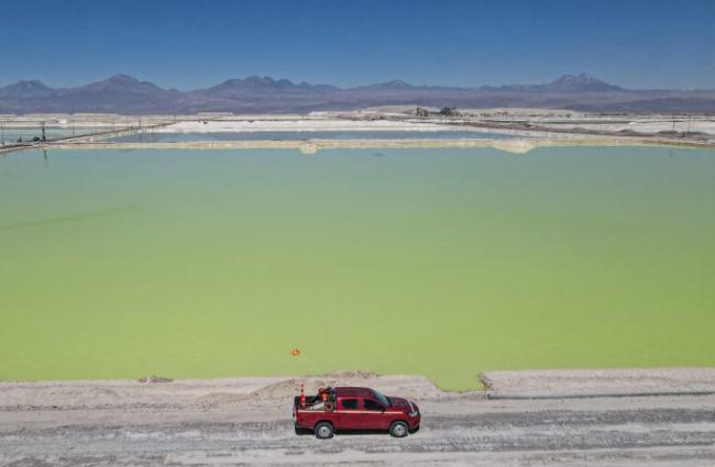 智利的阿塔卡马盐沼是世界上锂储量最丰富的地区之一。   图:翻摄自IC photo
