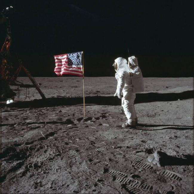 1969年美国太空人艾德林（Buzz Aldrin Jr.）登陆月球照。（美联社档案照）